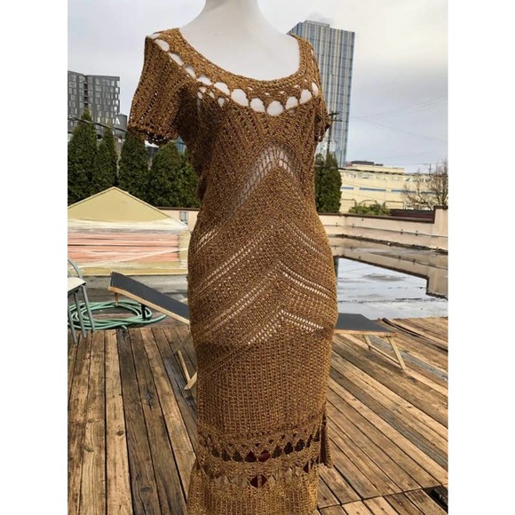 Diane Von Furstenberg Dresses & Skirts - Diane Von Furstenberg Crochet Open Knit Lacey Lace  Sleeve Gold Metallic Dress S